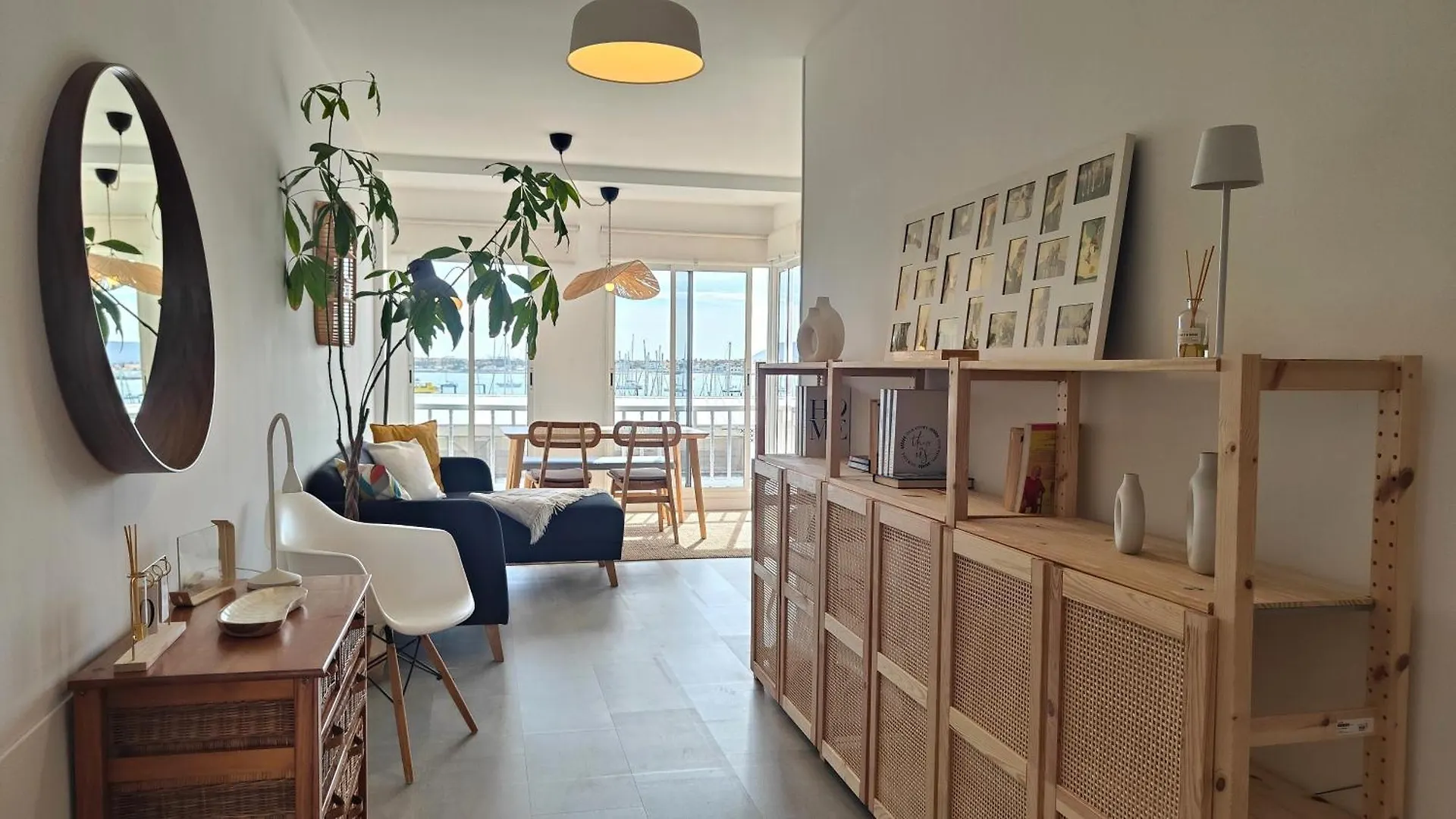 Διαμέρισμα Arena Home, Chic & Sea View Κοραλέχο